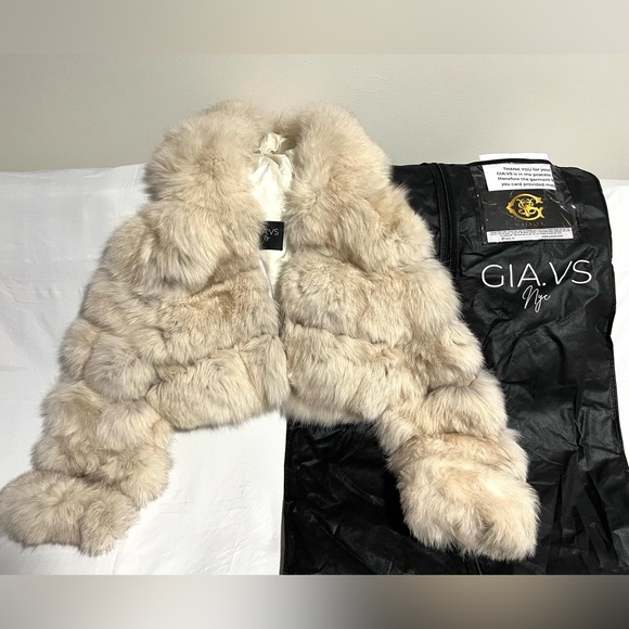 Jackets & Blazers - GIA.VS Genuine Raccoon Fur Coat - Stylish Crop Hood Bomber Jacket - Size
M
